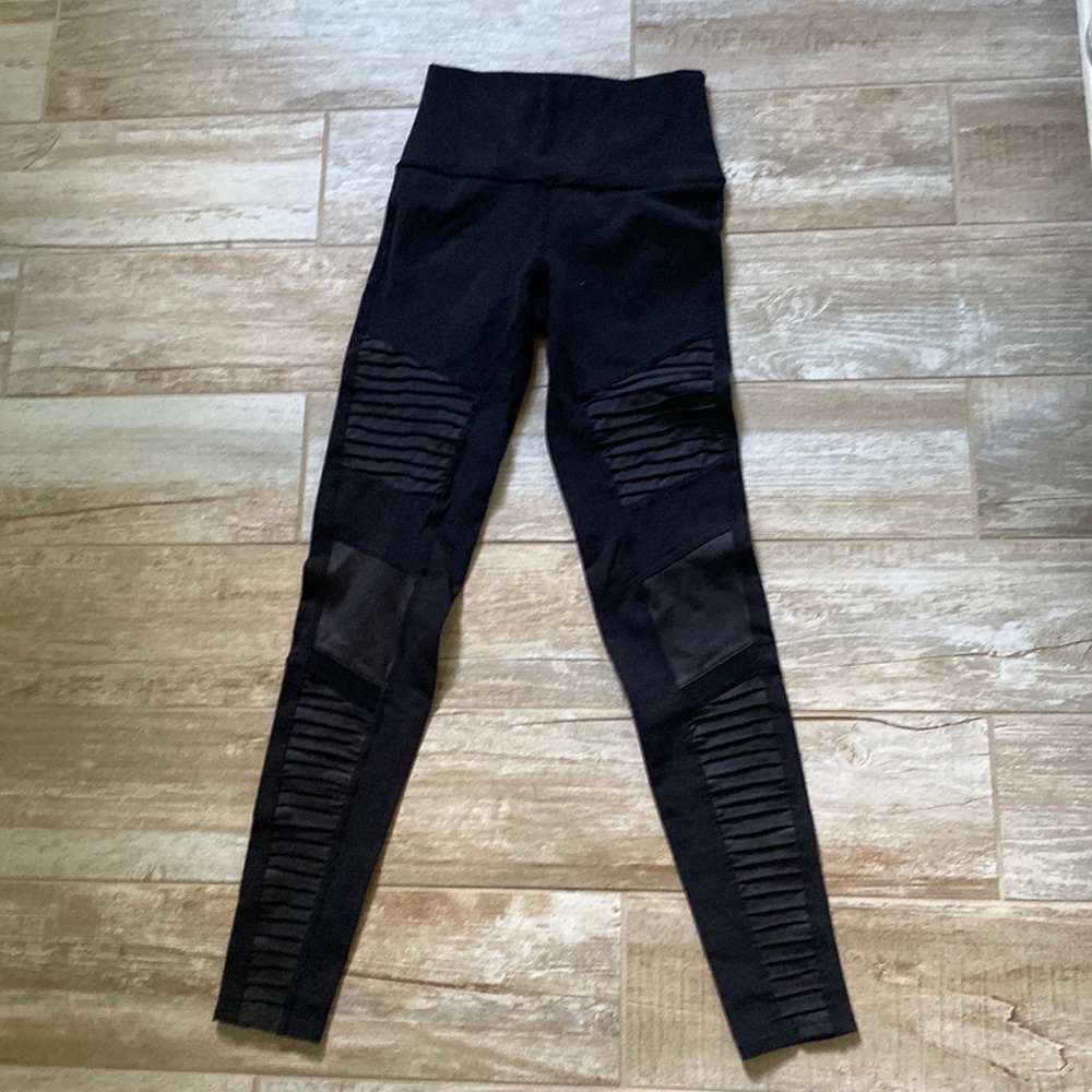 ALO leggings